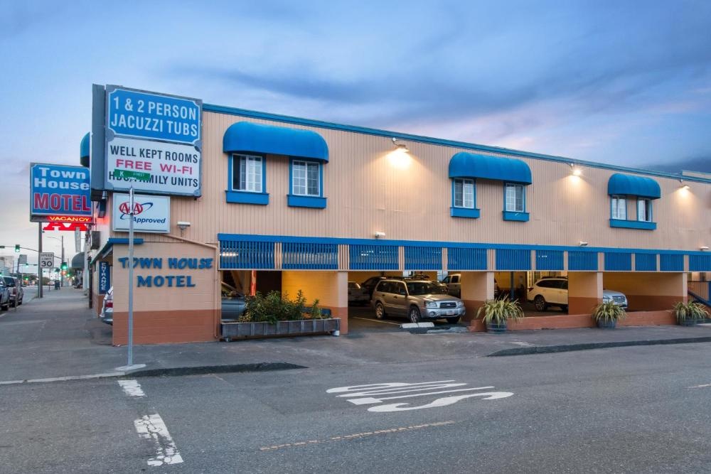 Eureka Town House Motel - Historic Old Town